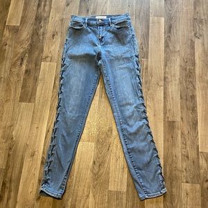 PacSun Women’s Lightwash High Rise Ankle Jegging Braided Side 25